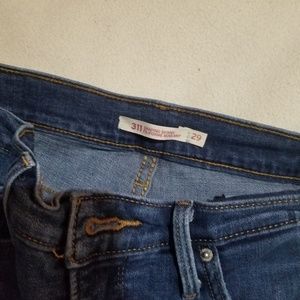Levis 311